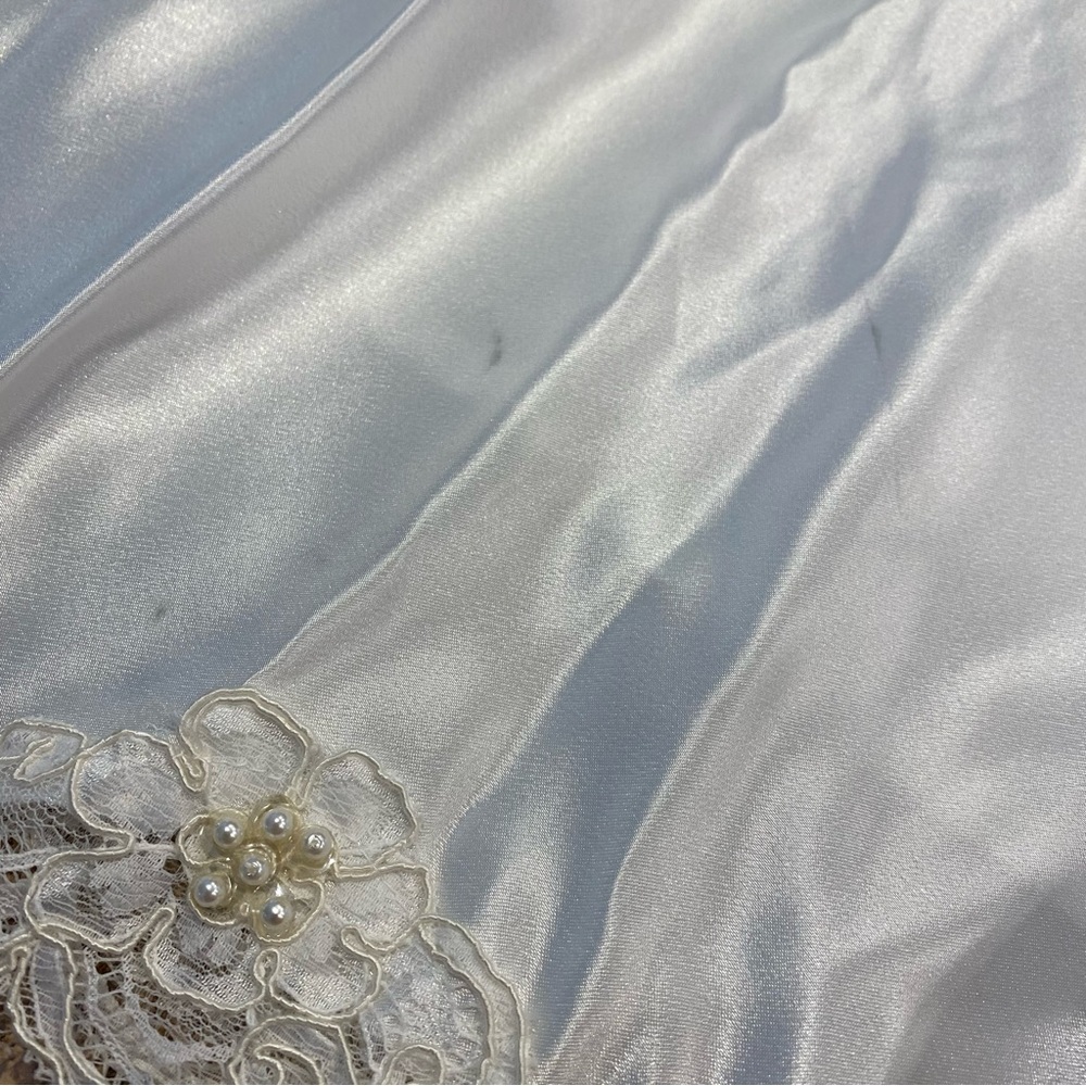 Szu Ling Chen Bridal Gown Beading Long Detachable Train Vintage -Says 12W and 10 - Picture 17 of 17